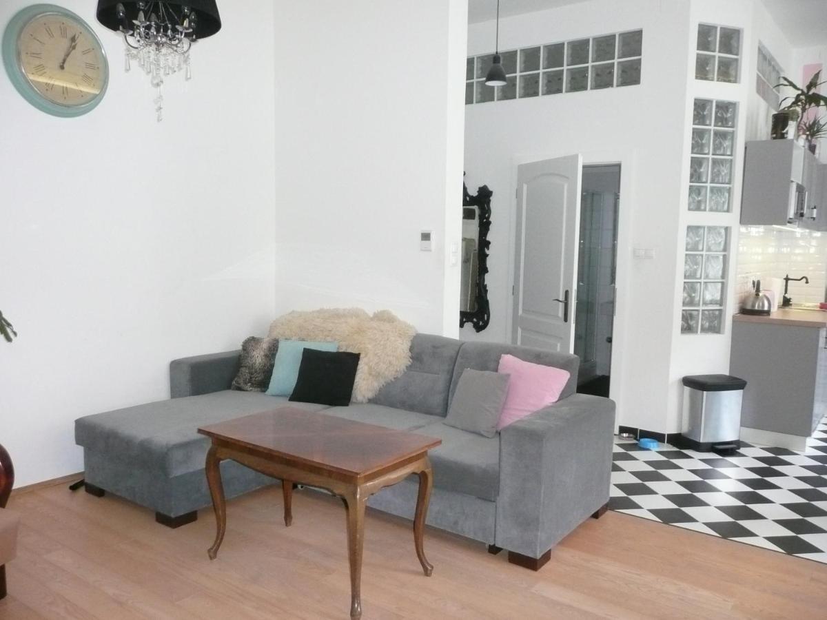 Modern City Center Location: Party, Sightsee, Rest Apartment Budapest Luaran gambar